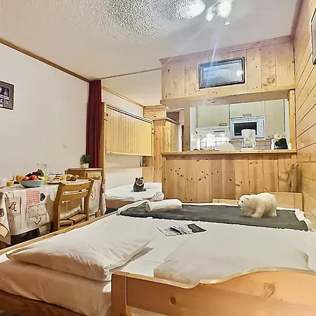 Apartment 4 Pers. A Val Claret, Pied Des Pistes, Balcon Sud, Proche Commerces - Fr-1-411-462 *